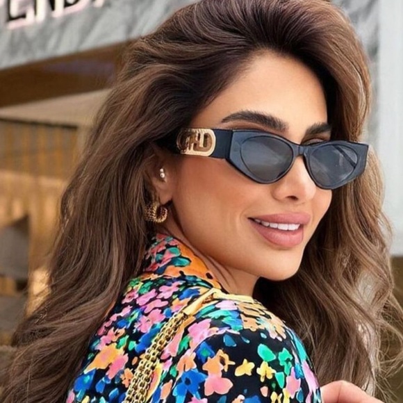 NEW FENDI FE40049I 52E NEW COLLECTION WOMEN’S SUNGLASSES FENDI FE 40049I - Picture 2 of 15